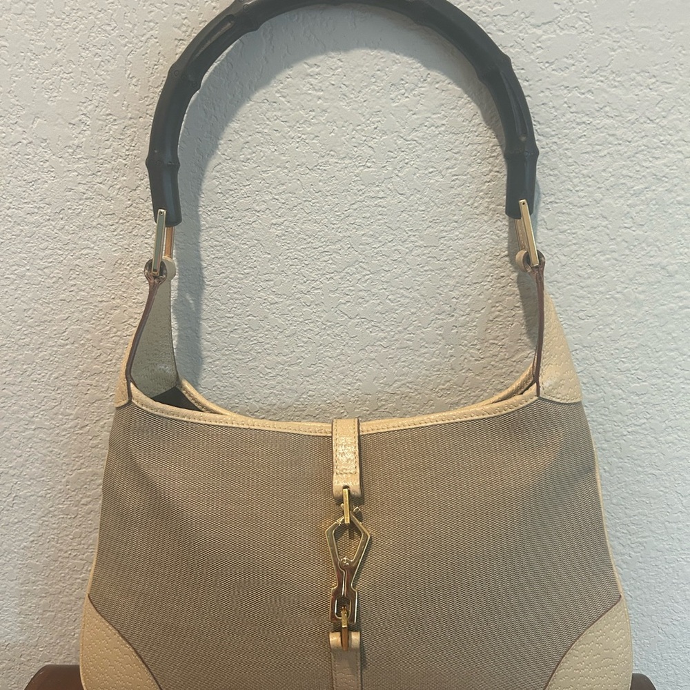 Gucci Jackie Beige Canvas Shoulder Bag with Bamboo Handle with COA - Picture 2 of 15